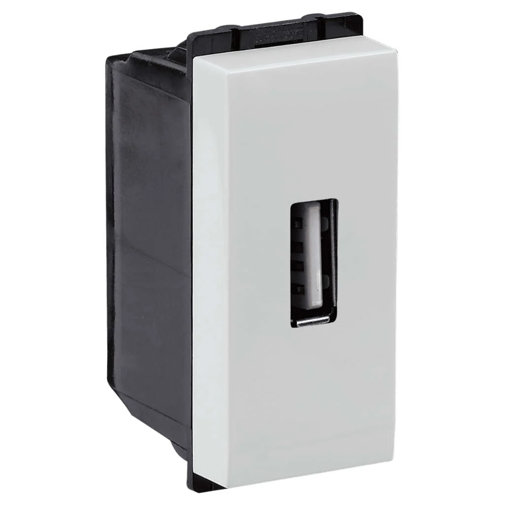 Crabtree Murano 2.1 A New Single Port USB Charger 1 Module White ACUKGXW002