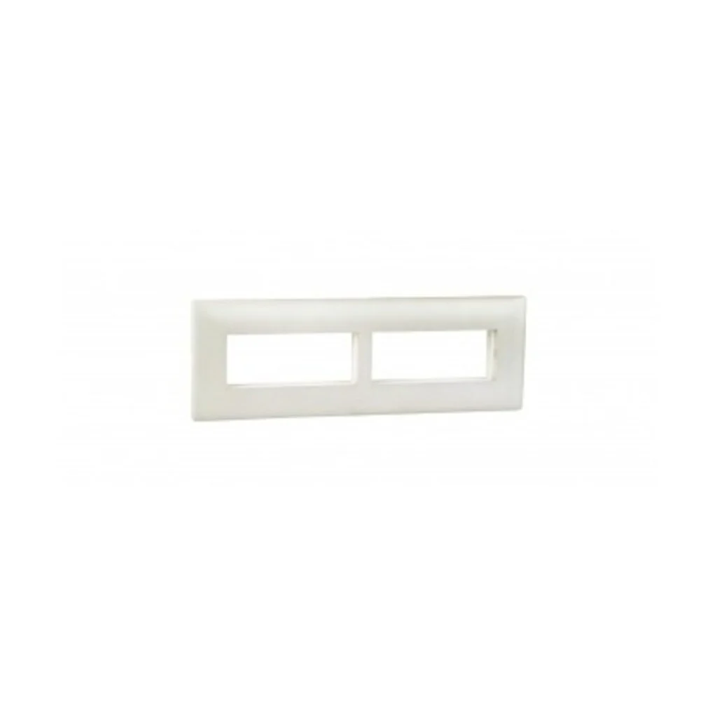 Legrand Mylinc Pearl White Plate Horizontal 8 M 6763 65
